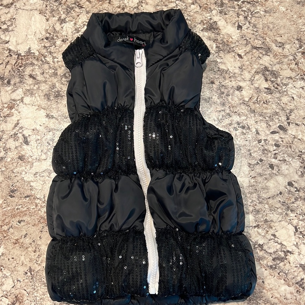 Girls black puffer vest